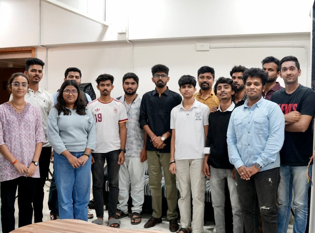 LearnSynaptic community and team group photo